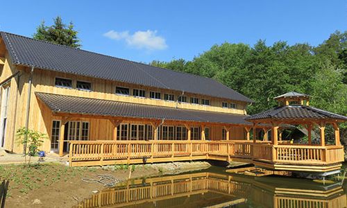 Holzbau Objekt von aussen