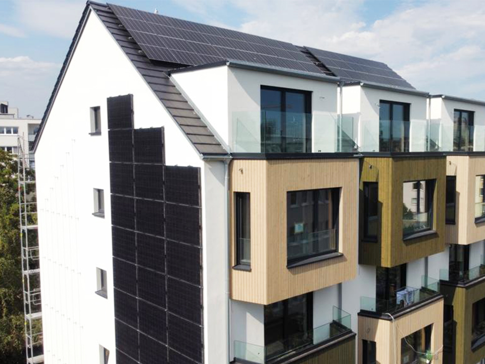 Ökologische und energieeffiziente Sanierung für die Deutsche Stiftung Denkmalschutz Ansicht Solarpanele