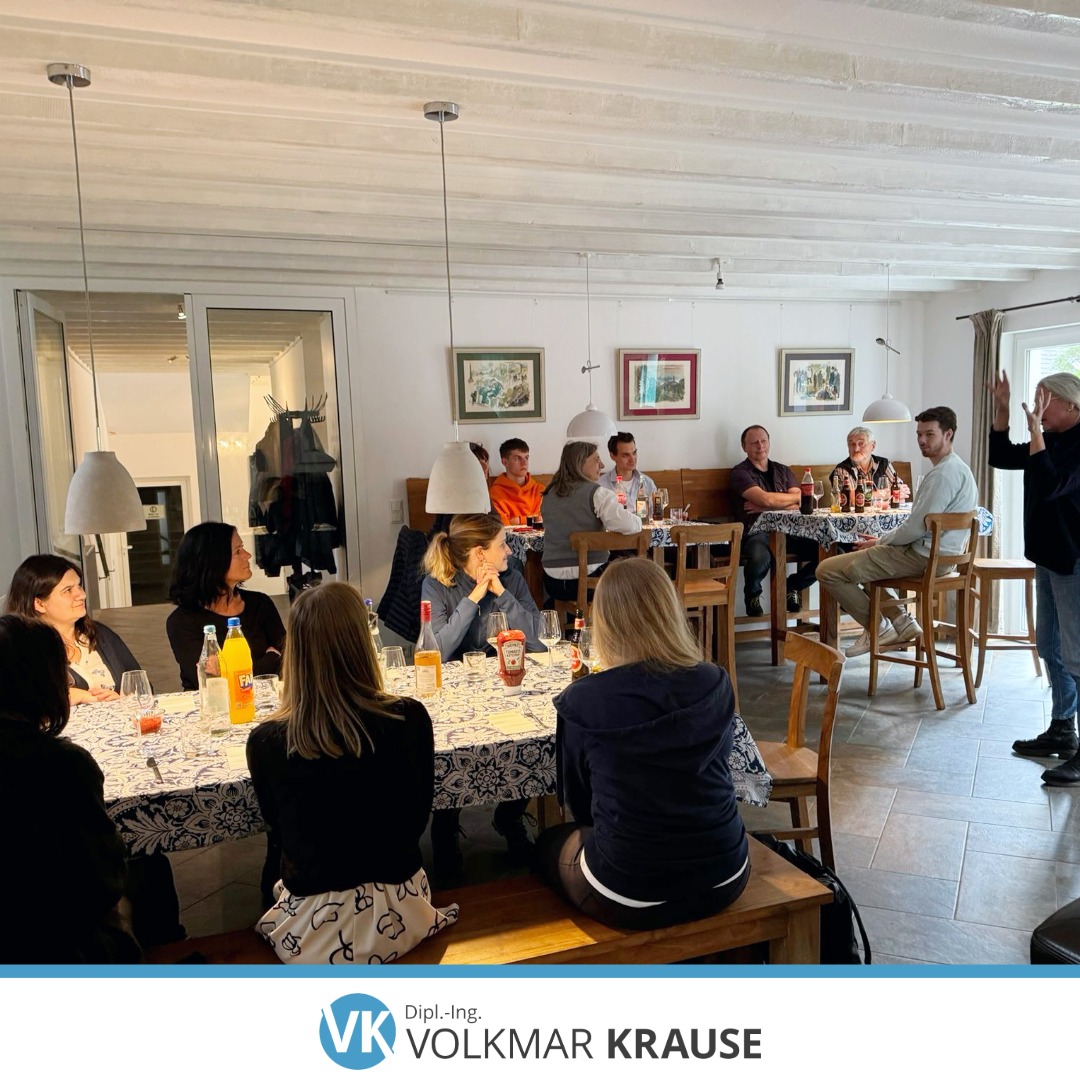 Betriebsausflug Reiterhof Volkmar Krause gemeinsam am Tisch